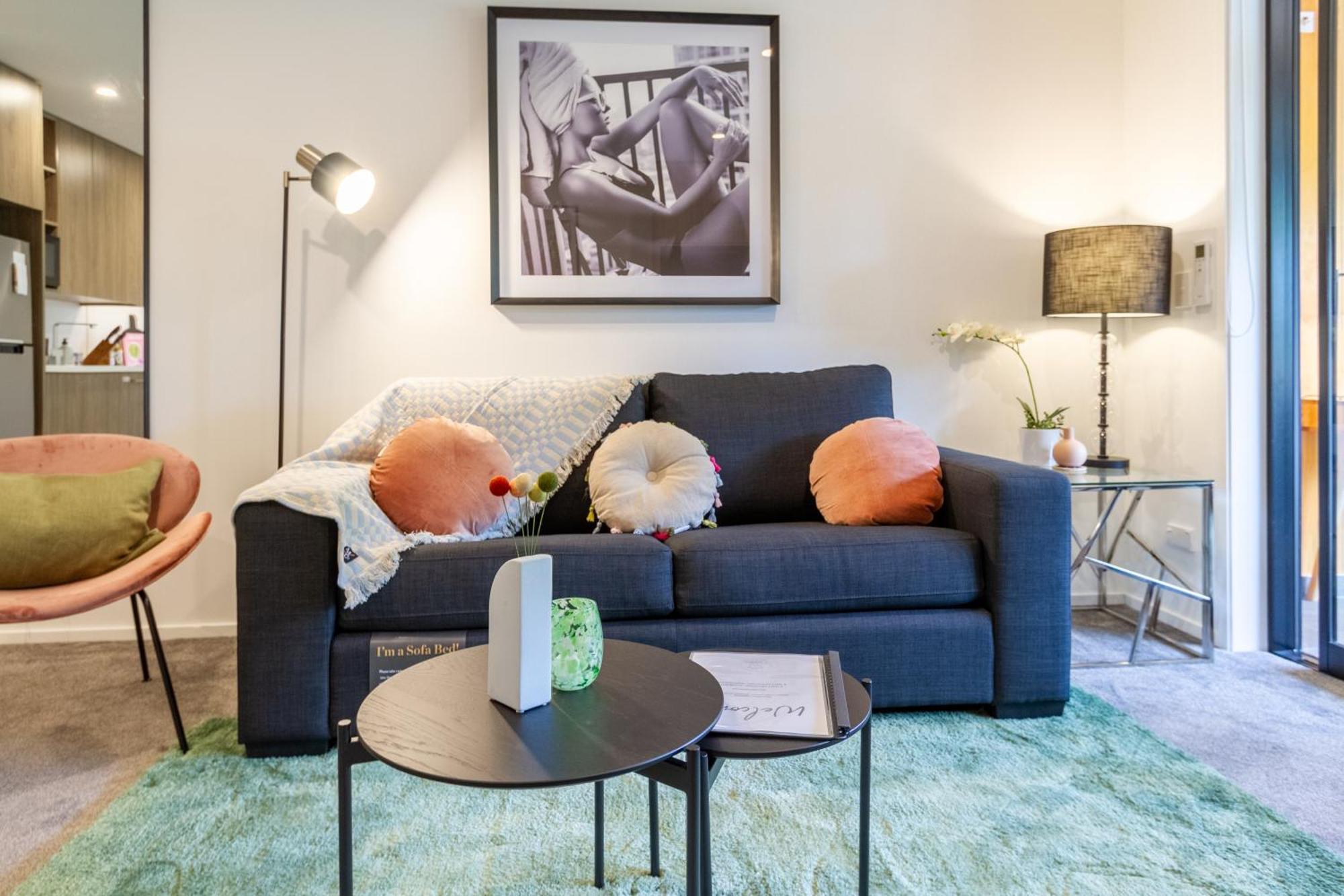 Cozy 1-Bed Apartment With Park Views, Sleeps 4 Christchurch Eksteriør billede