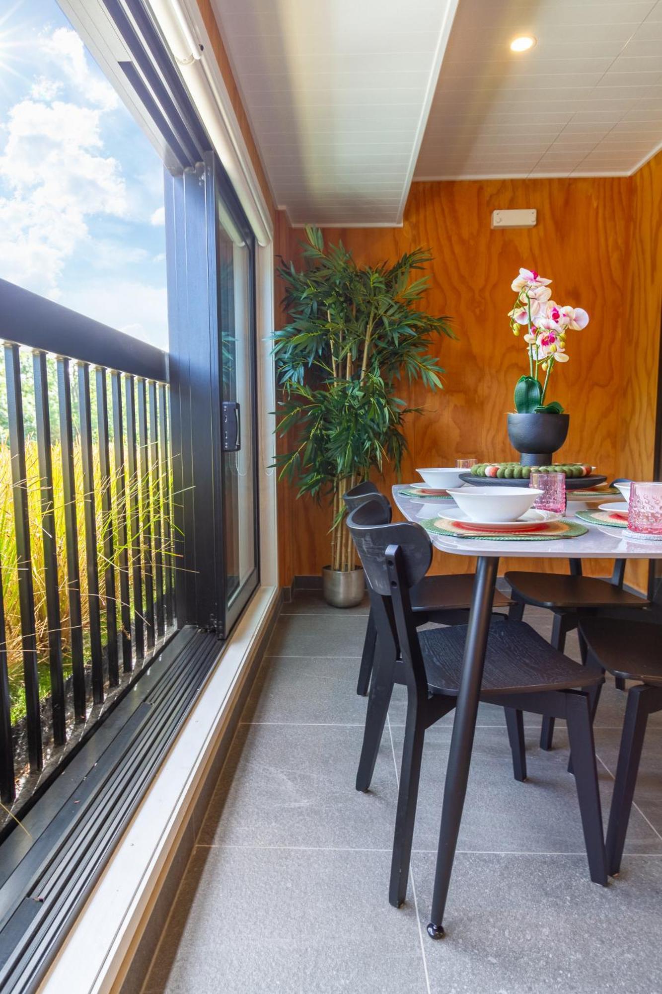 Cozy 1-Bed Apartment With Park Views, Sleeps 4 Christchurch Eksteriør billede