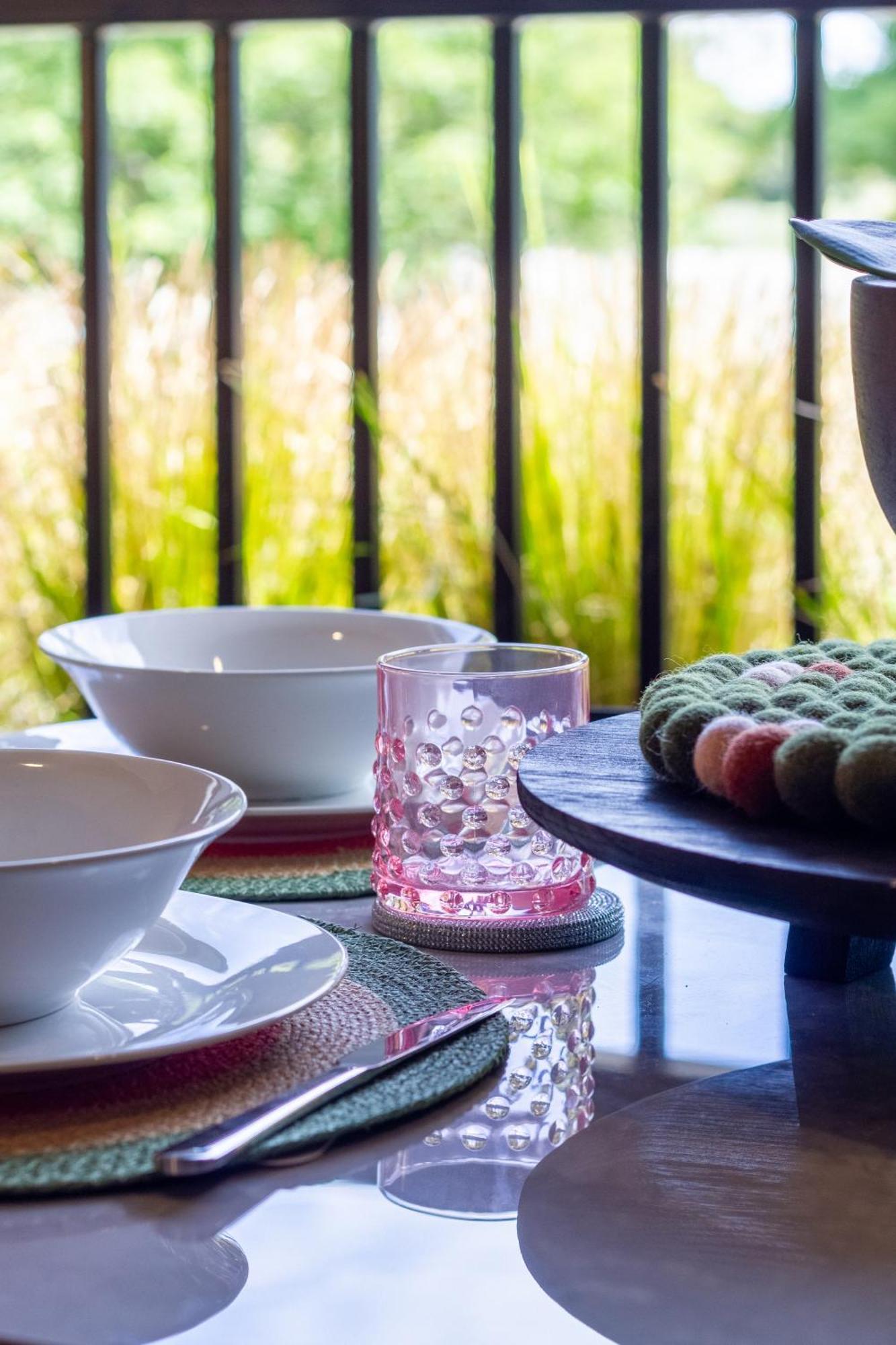 Cozy 1-Bed Apartment With Park Views, Sleeps 4 Christchurch Eksteriør billede